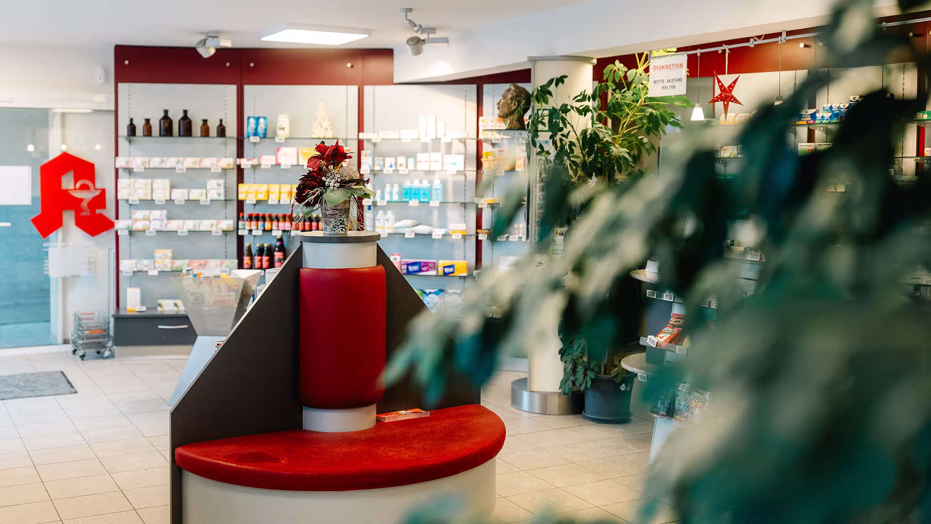 Carl-Thiem-Apotheke in Cottbus: Ladenfläche